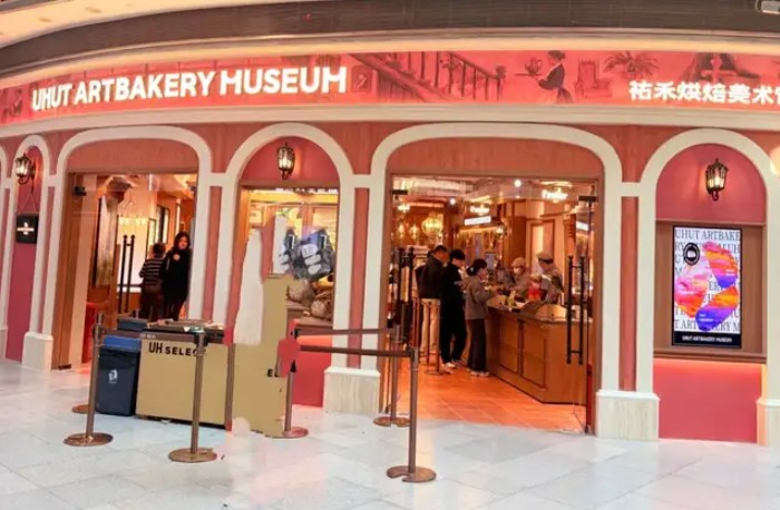 卷口味不如卷体验，烘焙品牌开始把门店做成“艺术馆”