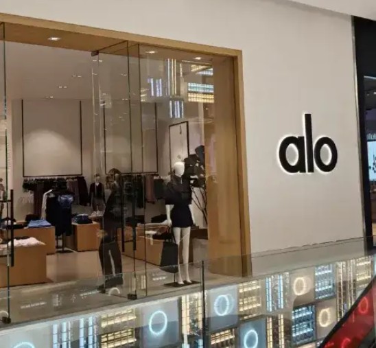 未入中国先被山寨？Alo真正的对手可能根本不是Lululemon