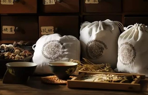 三度冲刺港股，同仁堂押注“医养”是一场豪赌？