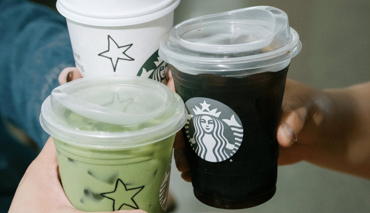 星巴克“慌”了，为啥要把门店越开越小？