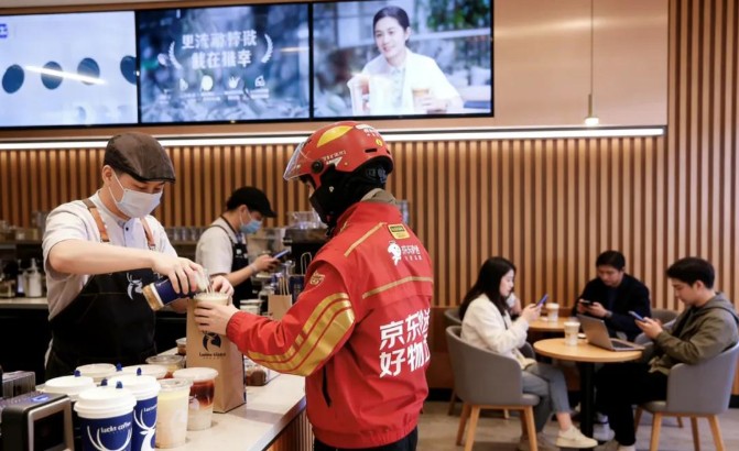 外卖巨头围剿下，京东已撕开15%缺口：七鲜小厨能否复刻电商神话？