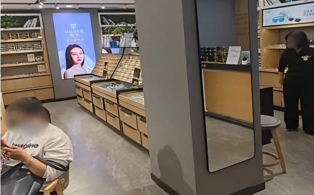 53倍溢价仍倒闭6万家，眼镜店为何是倒闭“重灾区”？