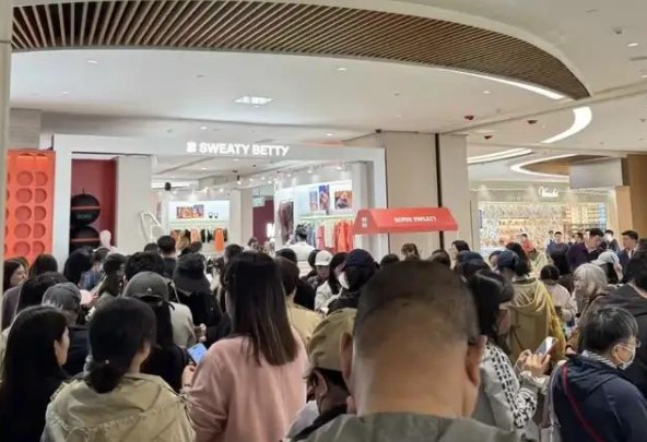 lululemon的对手又多了一个？中国瑜伽裤市场，要挤不下了