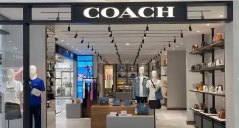 从“奥莱妈咪包”到Z世代新宠，千元Coach被00后买爆？